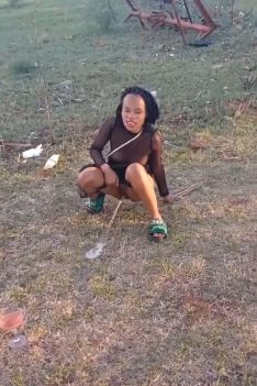 Lol Tswana Girls Peeing thumbnail 2